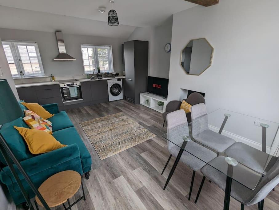 31 High Street - Modern & Stylish 2-Bed Apartment - Inc Parking Husbands Bosworth Exterior foto
